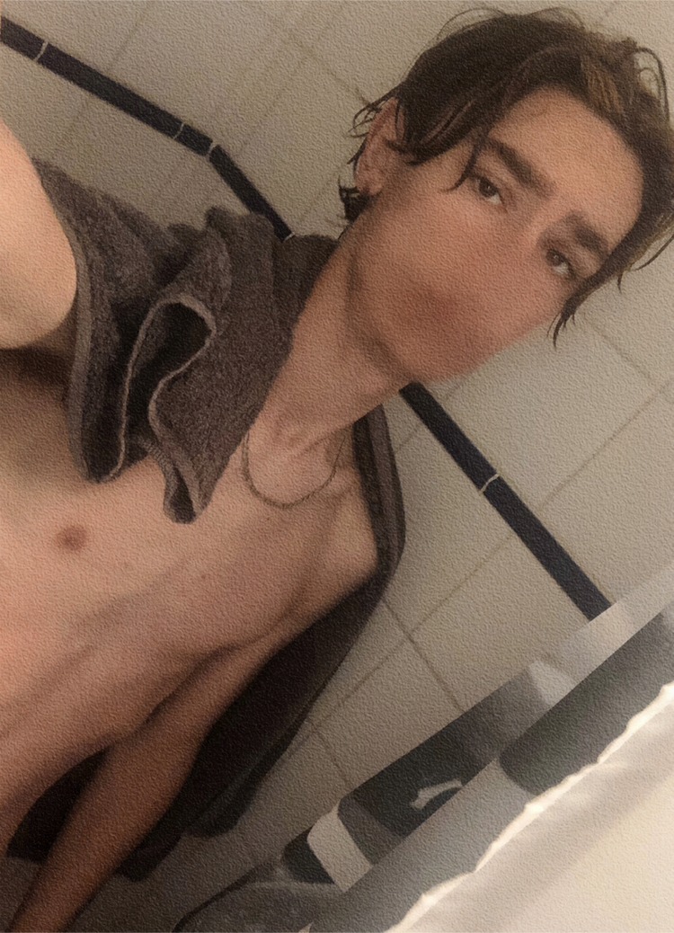 Profil de Enak, 19 ans, TS Luxembourg à Marscherwald