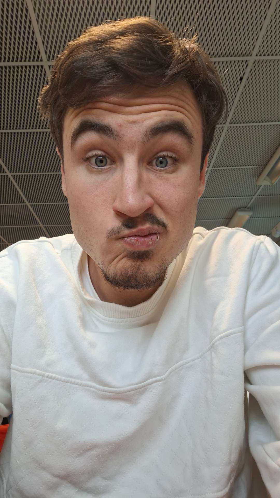 Profil de Nicola, 19 ans, TS Luxembourg à Burden
